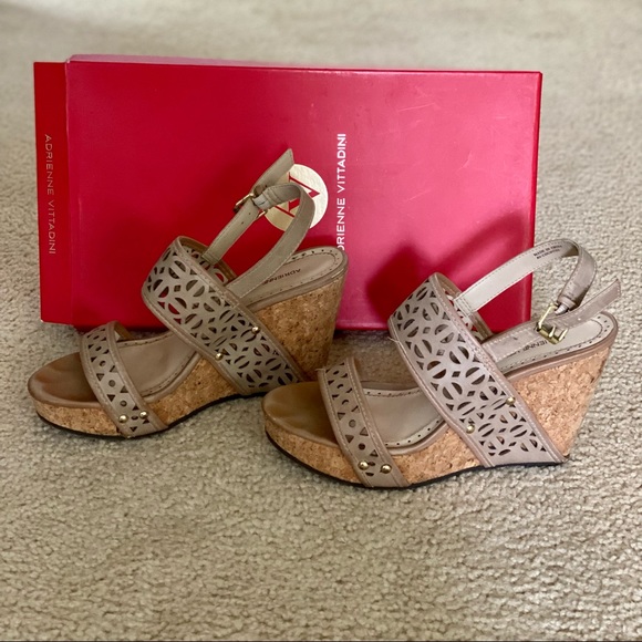 Adrienne Vittadini wedge sandals - Picture 3 of 5